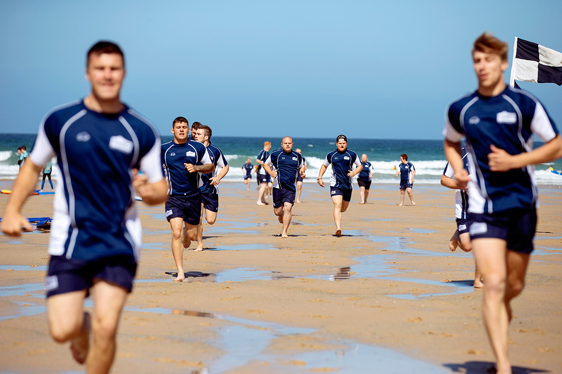 sport lifestyle advertising photographer photography rugby phil vickery beer Alex Shore Sharp’s Brewery | Beach Rugby