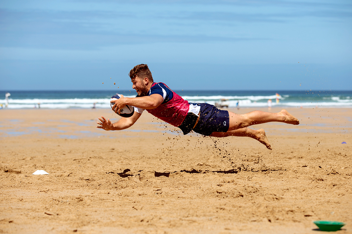 sport lifestyle advertising photographer photography rugby phil vickery beer Alex Shore Sharp’s Brewery | Beach Rugby